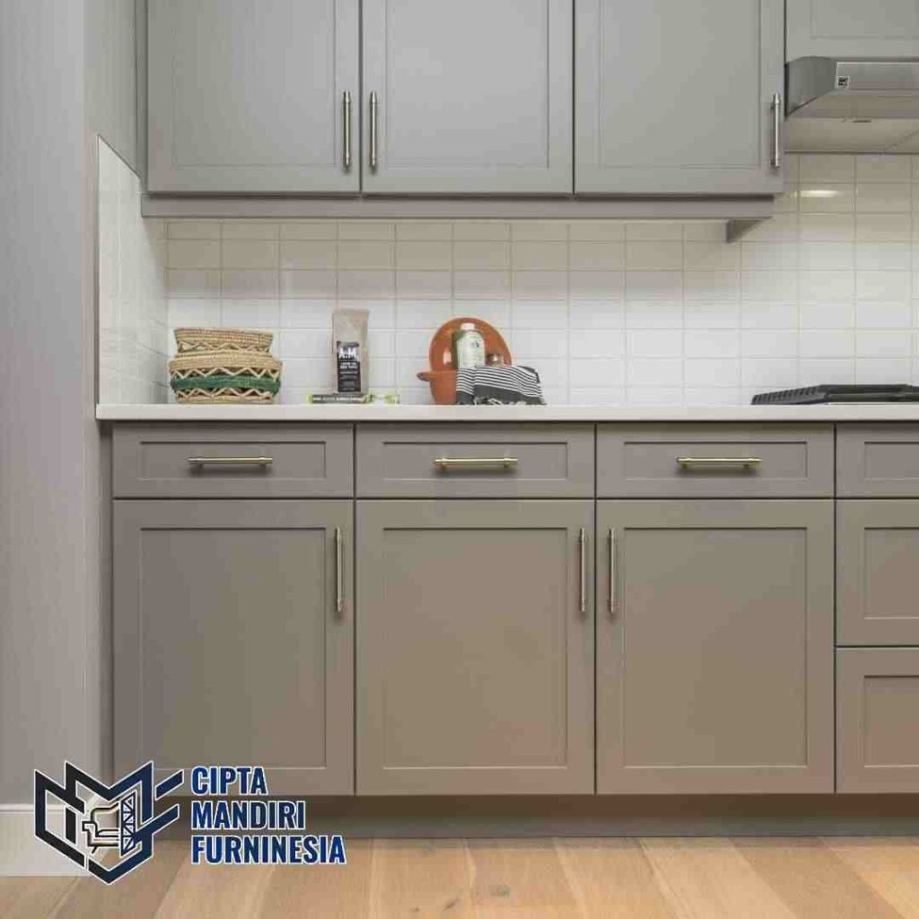 Perbedaan HPL dan Duco Untuk Finishing Kitchen Set Klasik Modern